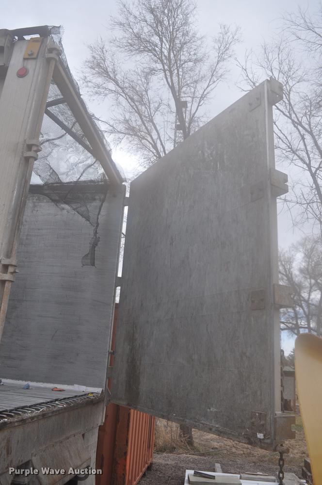 image for item L5157 2004 Trail King TI-Brook AWKFLR 53 end dump trailer