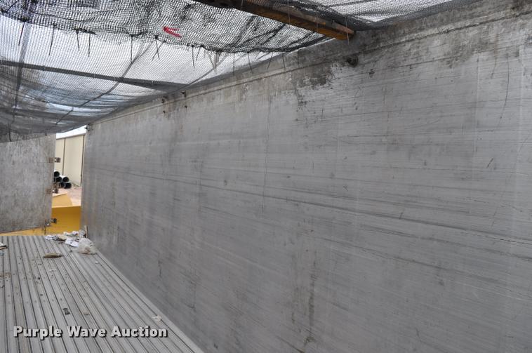 image for item L5157 2004 Trail King TI-Brook AWKFLR 53 end dump trailer