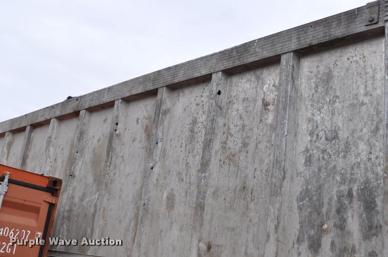 image for item L5157 2004 Trail King TI-Brook AWKFLR 53 end dump trailer