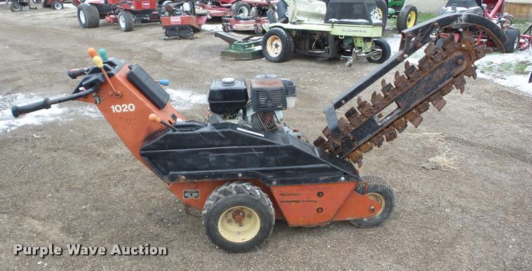 image for item AG9026 1995 Ditch Witch 1020 trencher