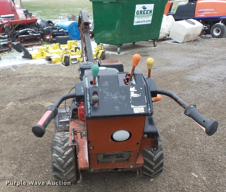 image for item AG9026 1995 Ditch Witch 1020 trencher