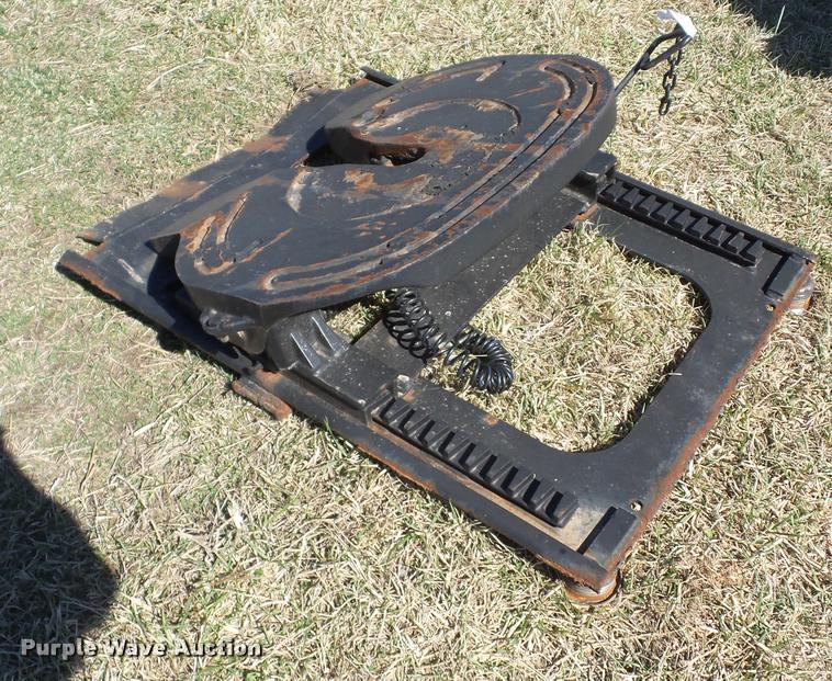 image for item AG9043 Holland fifth wheel plate