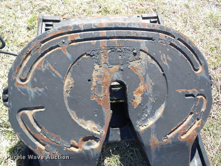 image for item AG9043 Holland fifth wheel plate