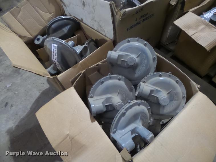 image for item AU9631 (13) American Meter 1813C gas regulator