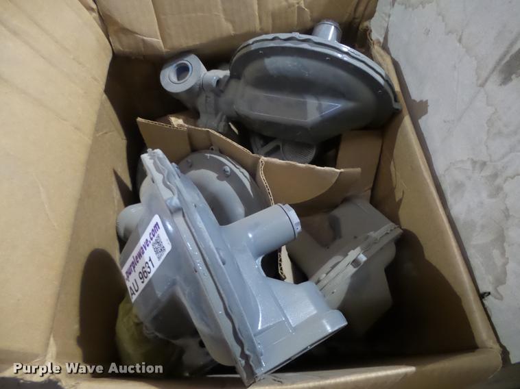 image for item AU9631 (13) American Meter 1813C gas regulator