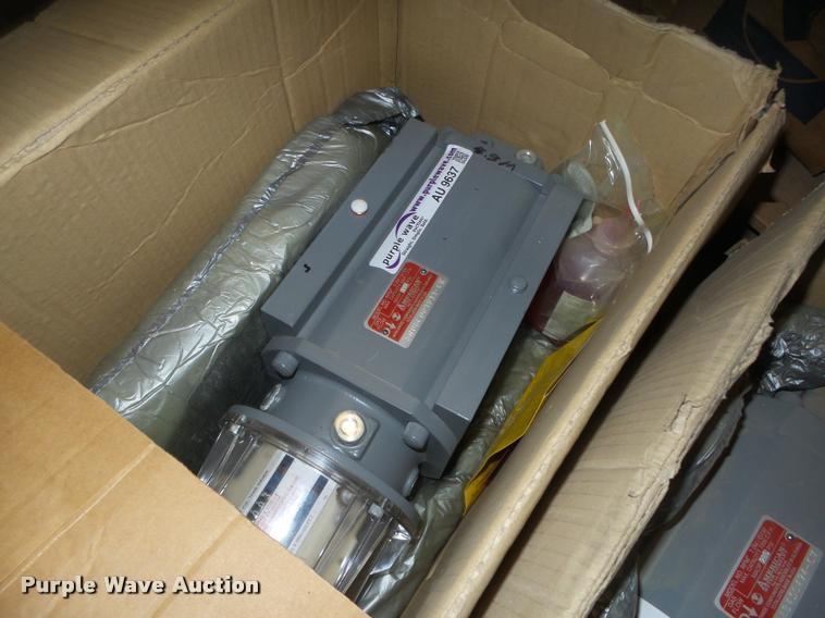 image for item AU9637 American Meter 5.5M/G100 rotary gas meter