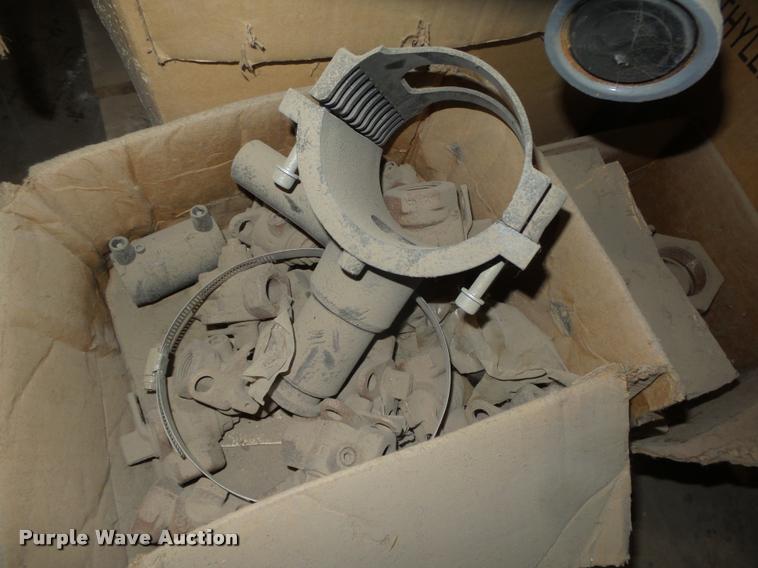 image for item AU9643 Meter piping and mounting brackets