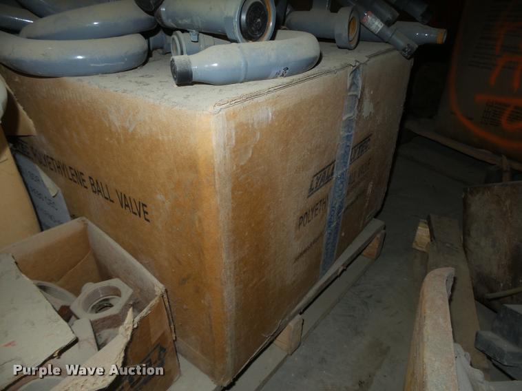 image for item AU9643 Meter piping and mounting brackets