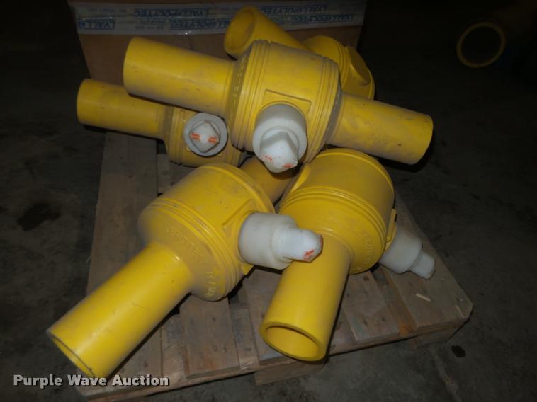 image for item AU9643 Meter piping and mounting brackets