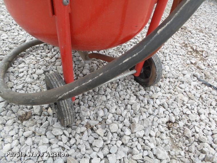 image for item AU9645 Central Pneumatic sandblaster