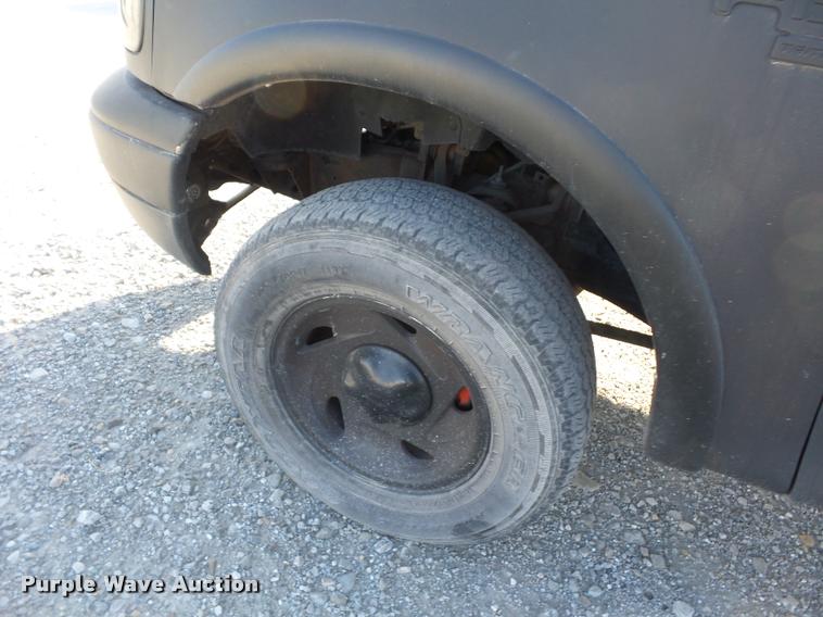 image for item BH9294 2001 Ford F150 SuperCab pickup truck