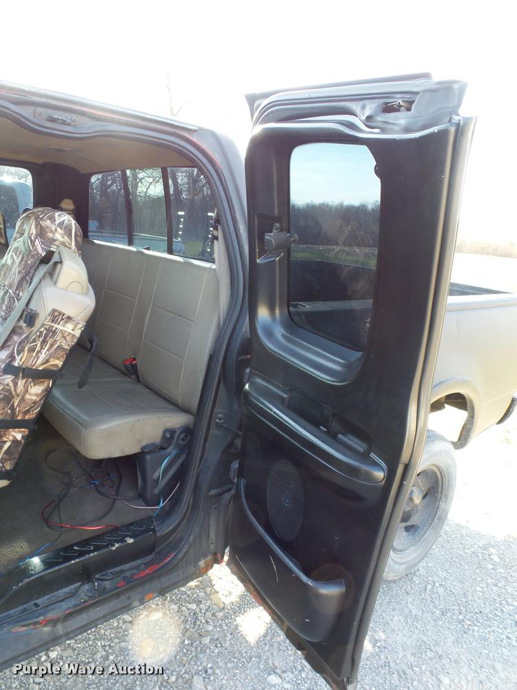 image for item BH9294 2001 Ford F150 SuperCab pickup truck