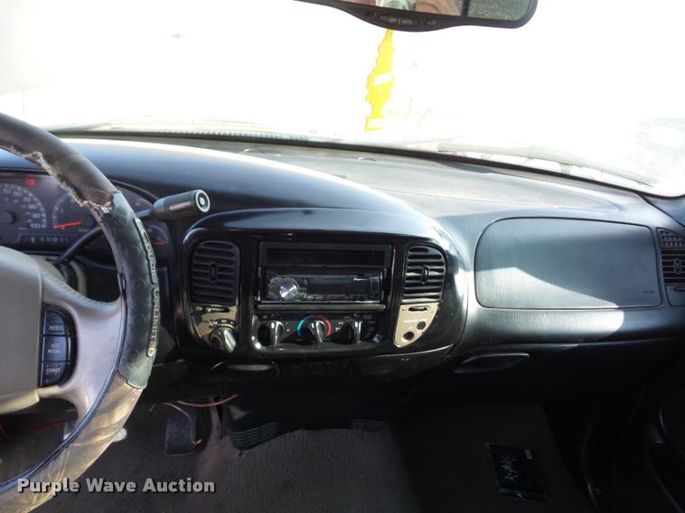 image for item BH9294 2001 Ford F150 SuperCab pickup truck