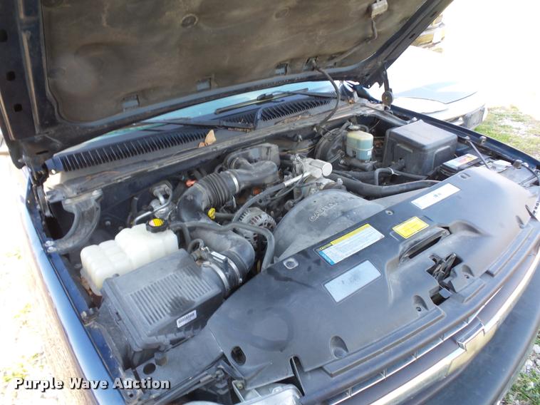 image for item BH9297 2001 Chevrolet Silverado 1500 pickup truck