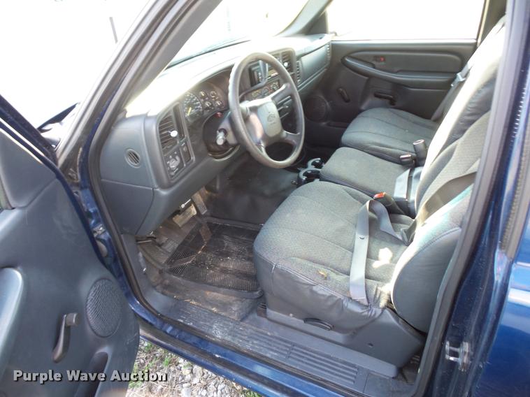 image for item BH9297 2001 Chevrolet Silverado 1500 pickup truck