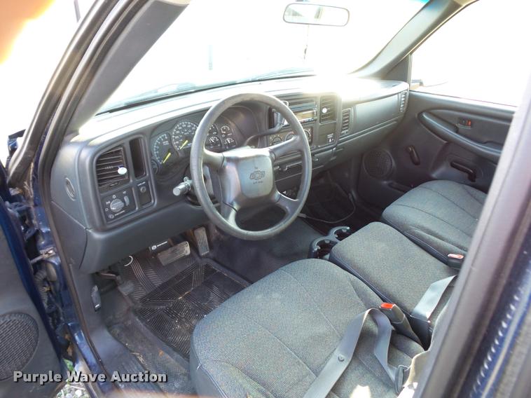 image for item BH9297 2001 Chevrolet Silverado 1500 pickup truck