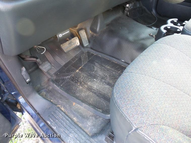 image for item BH9297 2001 Chevrolet Silverado 1500 pickup truck