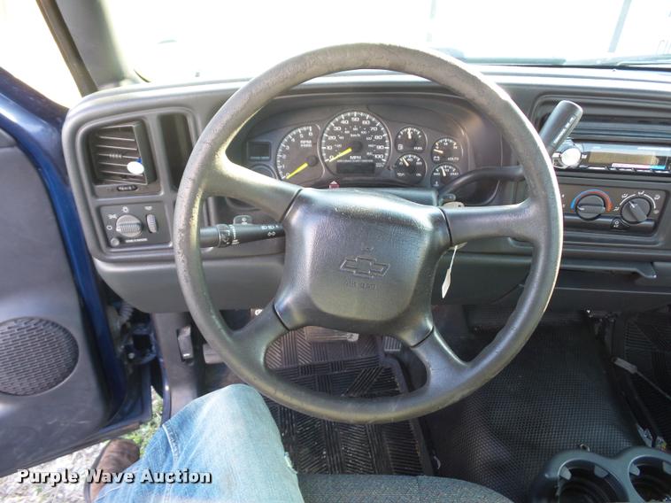 image for item BH9297 2001 Chevrolet Silverado 1500 pickup truck