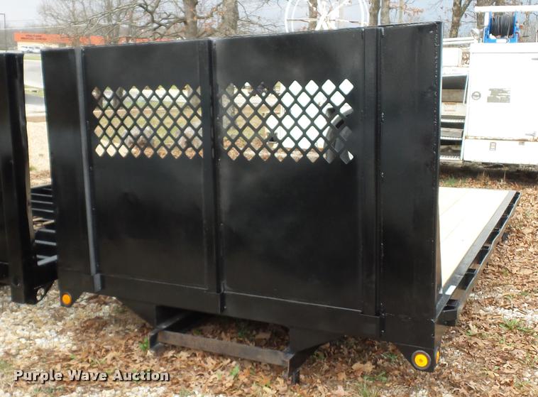 image for item BH9300 Flat bed with hoist