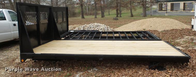 image for item BH9300 Flat bed with hoist