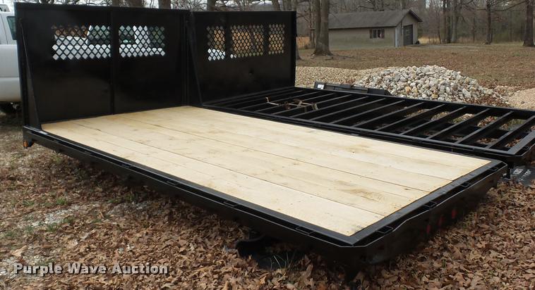 image for item BH9300 Flat bed with hoist