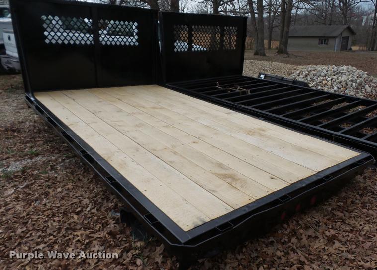 image for item BH9300 Flat bed with hoist