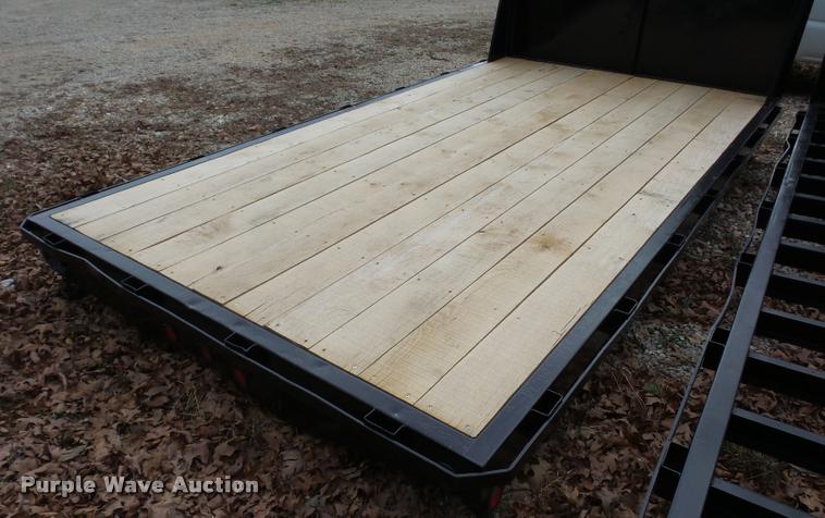 image for item BH9300 Flat bed with hoist