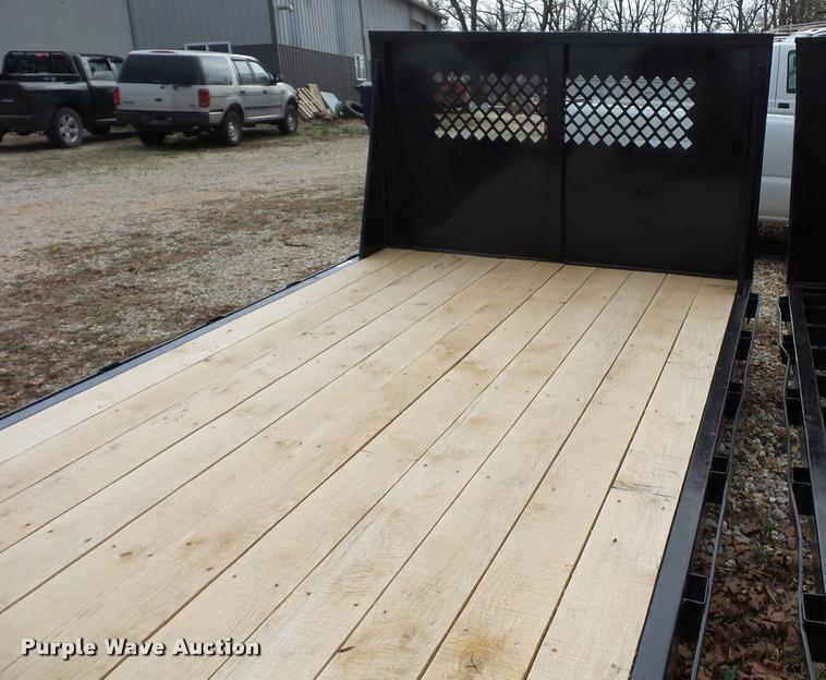 image for item BH9300 Flat bed with hoist