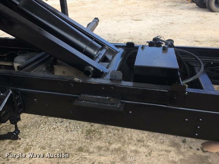 image for item BH9300 Flat bed with hoist