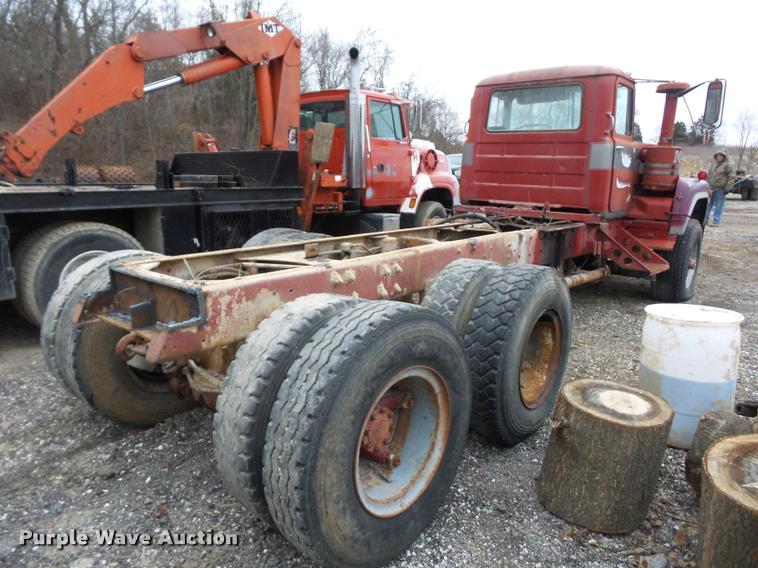 image for item BI9182 1971 Mack truck cab and chassis