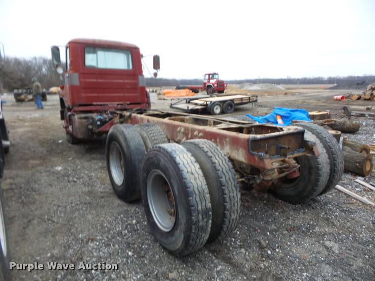 image for item BI9182 1971 Mack truck cab and chassis