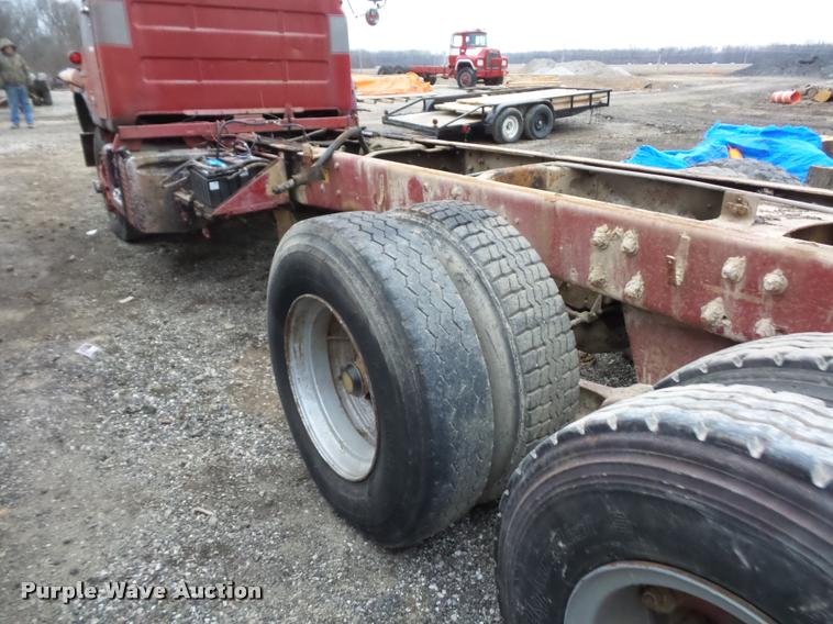 image for item BI9182 1971 Mack truck cab and chassis