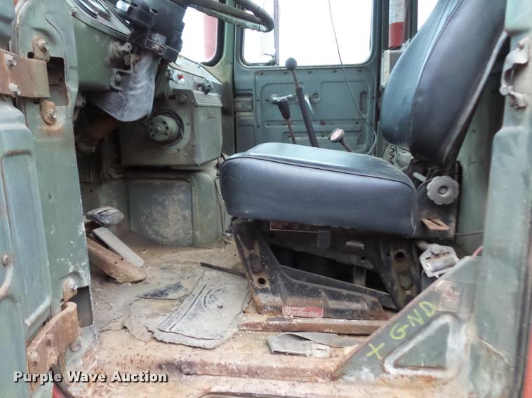 image for item BI9182 1971 Mack truck cab and chassis