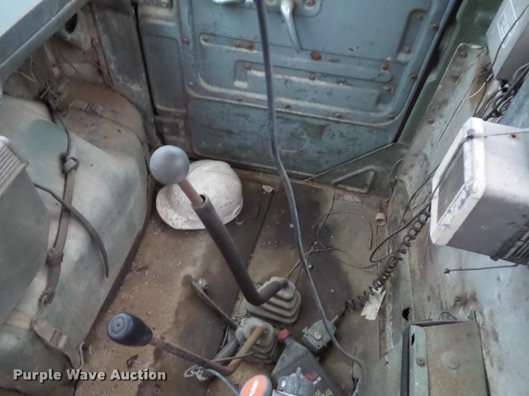 image for item BI9182 1971 Mack truck cab and chassis