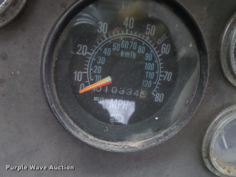 image for item BI9182 1971 Mack truck cab and chassis