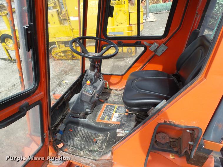 image for item CB9865 Kubota F2560 lawn mower and attachments