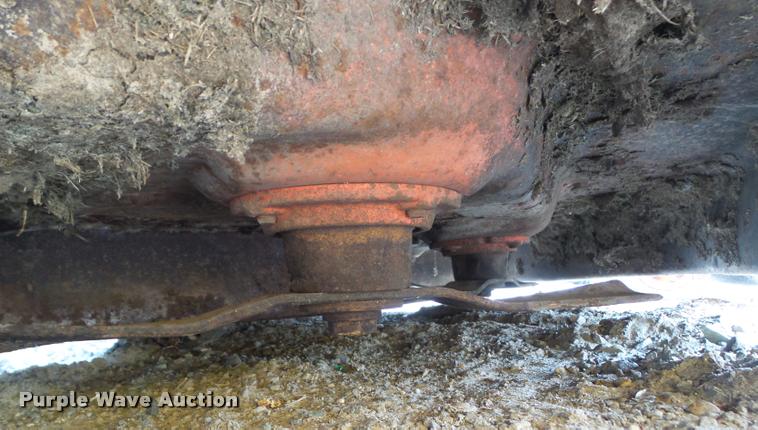 image for item CB9865 Kubota F2560 lawn mower and attachments