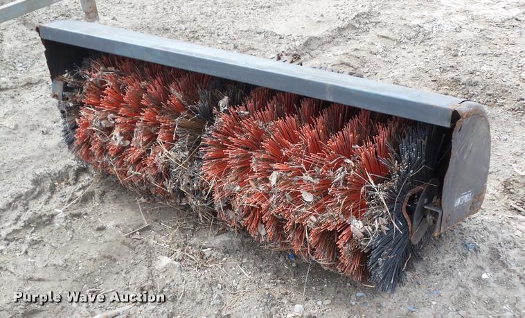 image for item CB9865 Kubota F2560 lawn mower and attachments