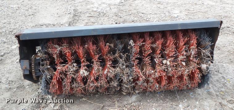 image for item CB9865 Kubota F2560 lawn mower and attachments