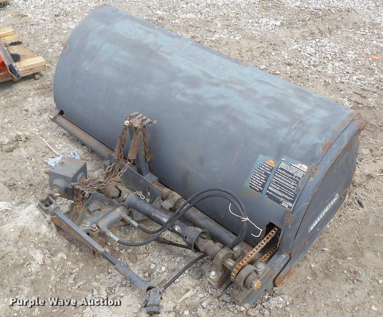 image for item CB9865 Kubota F2560 lawn mower and attachments