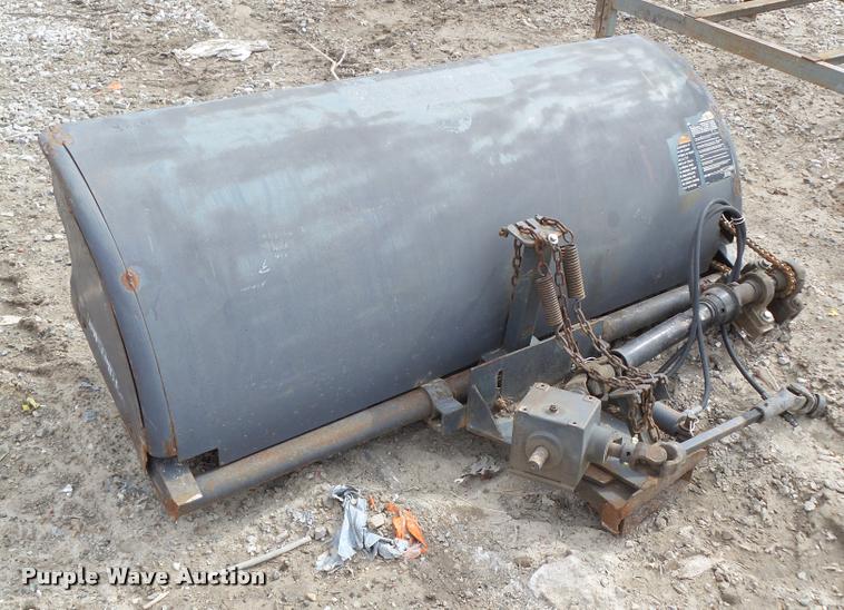 image for item CB9865 Kubota F2560 lawn mower and attachments