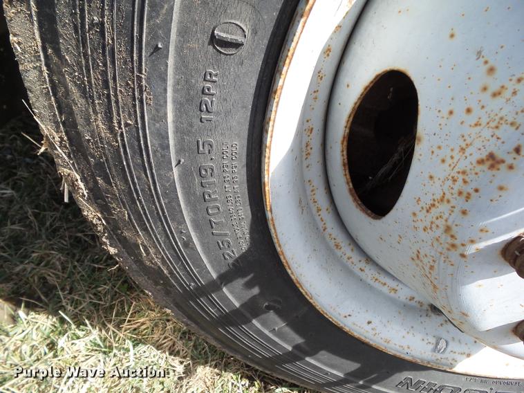 image for item CB9875 2003 Ford F450 Super Duty service truck