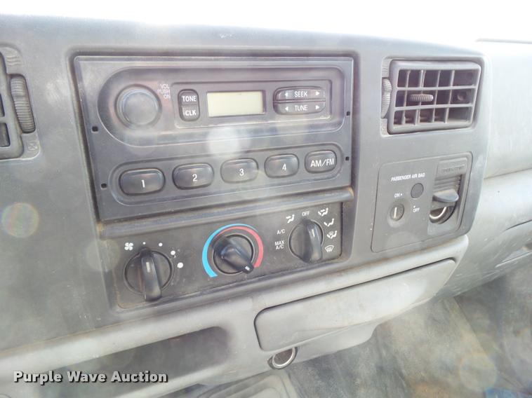 image for item CB9875 2003 Ford F450 Super Duty service truck