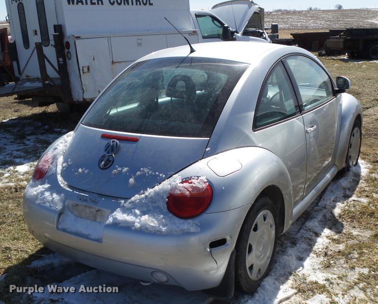 image for item CB9876 2000 Volkswagen New Beetle GLS