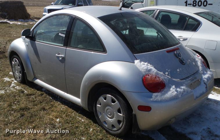 image for item CB9876 2000 Volkswagen New Beetle GLS