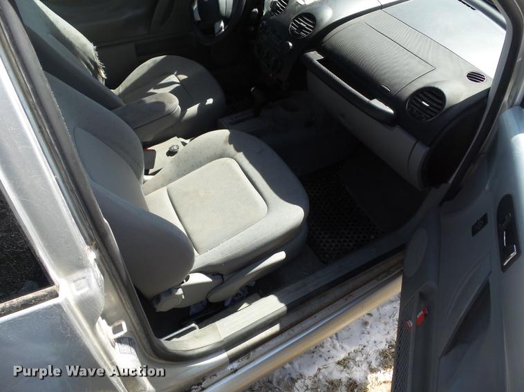 image for item CB9876 2000 Volkswagen New Beetle GLS