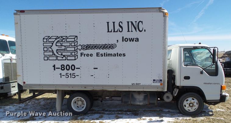 image for item CB9878 1999 Isuzu NPR box truck