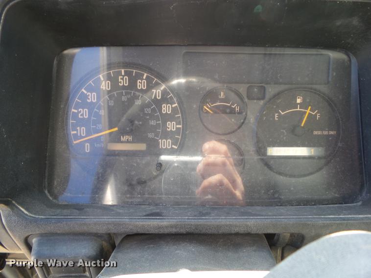 image for item CB9878 1999 Isuzu NPR box truck