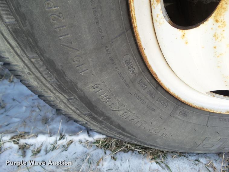 image for item CB9878 1999 Isuzu NPR box truck