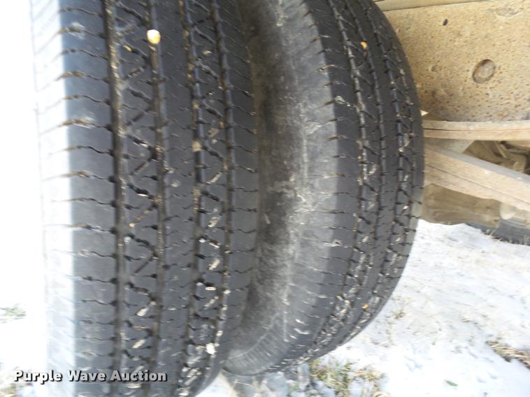 image for item CB9878 1999 Isuzu NPR box truck